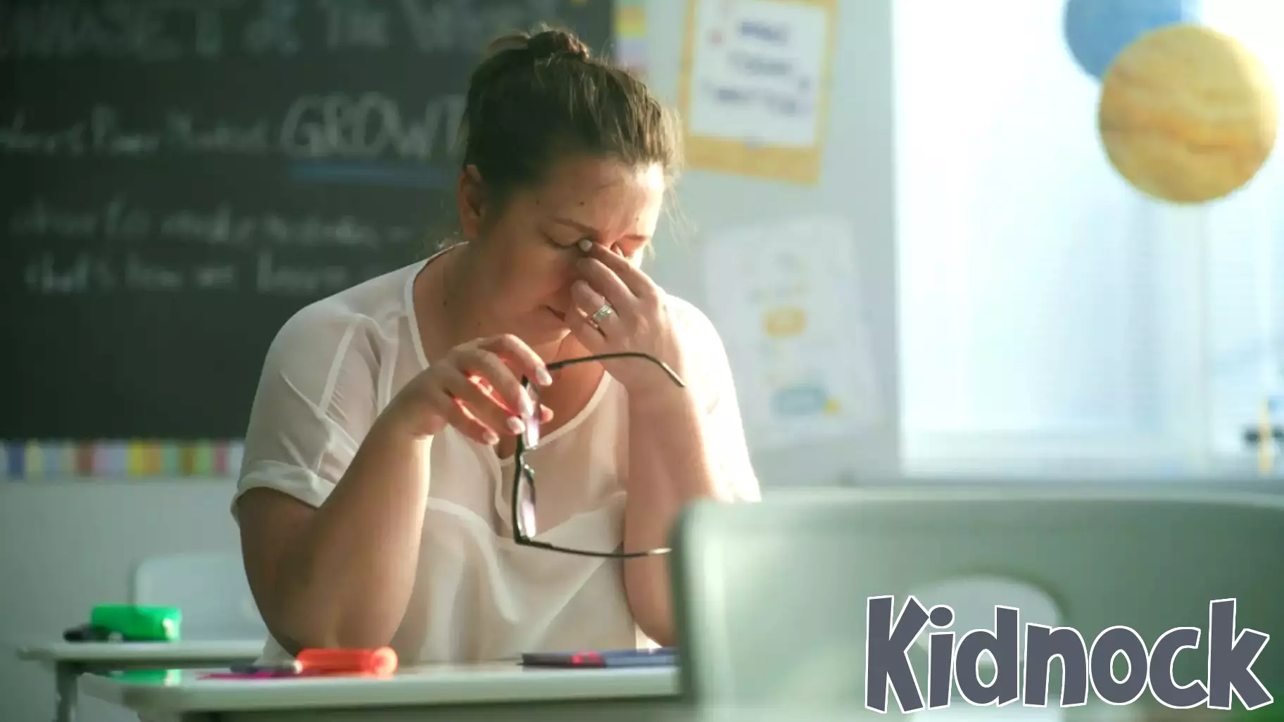 A Teacher Claims Kids Are Getting Worse Every Year, and the Comments Became a Three-Sided War