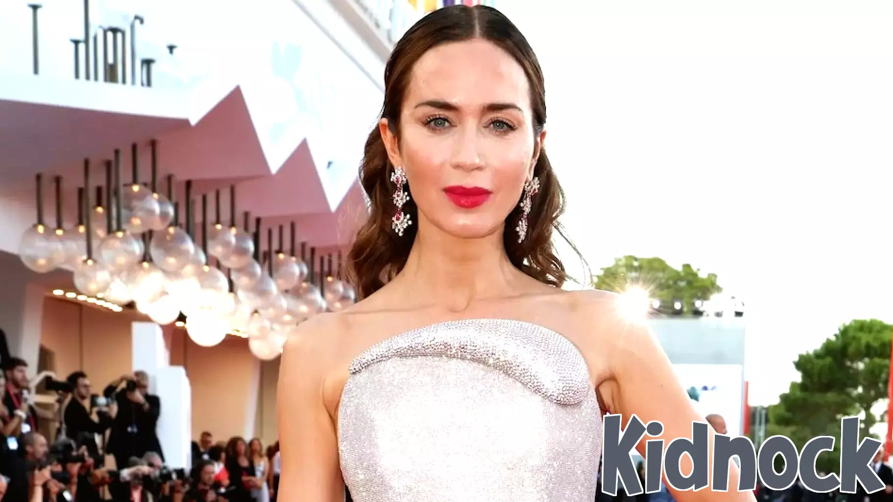 Emily Blunt Emphasizes the Importance of Bedtime Rituals with Her Daughters