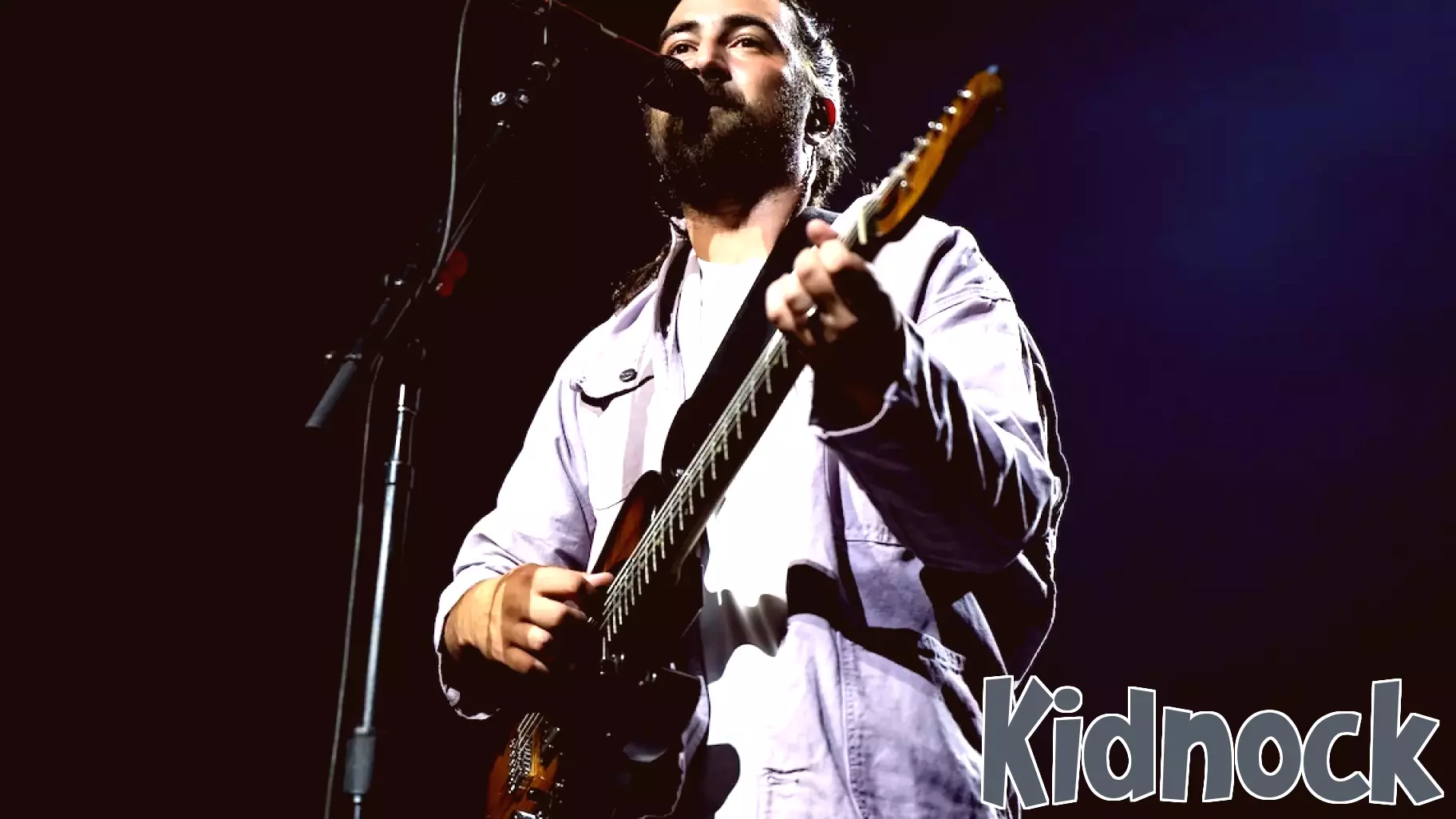 Noah Kahan's Emotional Performance Captivates Boston Audience