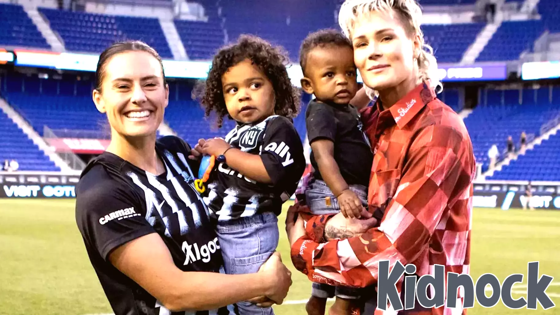 Soccer star Ashlyn Harris talks 'co-parenting' with former teammate Ali Krieger post-divorce: 'I respect her as a mom'