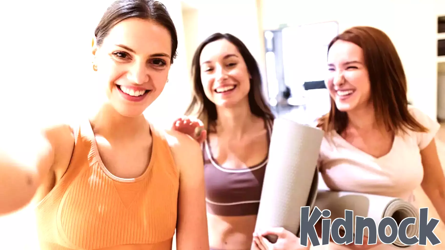 The Evolution of the Mom Friend Group: How to Build Your Parenting Community in a Digital-First World