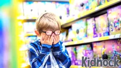 Her Son Refused to Put Away His Tablet at Checkout, So She Used a Classic Parenting Trick to Get Him Moving