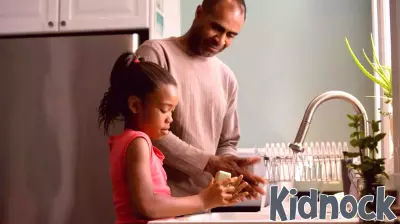 Outdated Parenting Norms That Would Struggle in the Age of Social Media