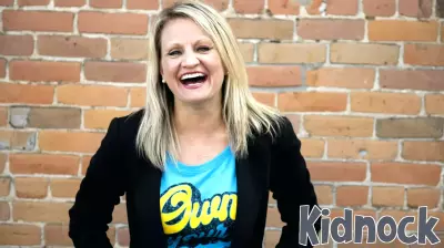 These 3 red flags show that your child could use a confidence boost, says mental performance coach